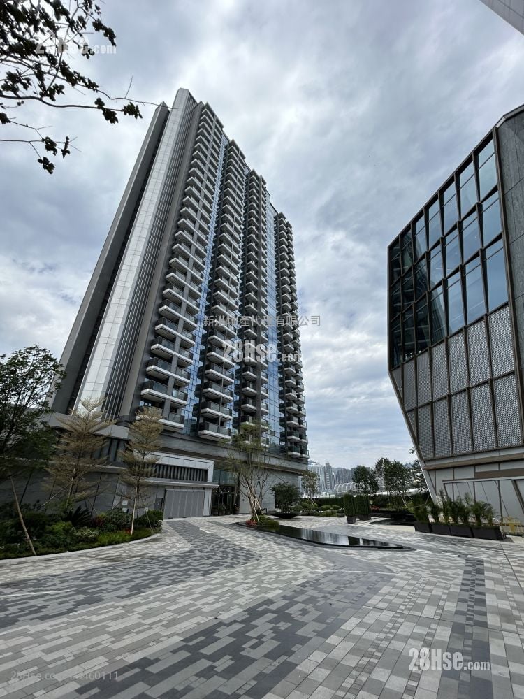 Twin Victoria Sell 1 Bedroom , 1 Bathroom 305 ft²