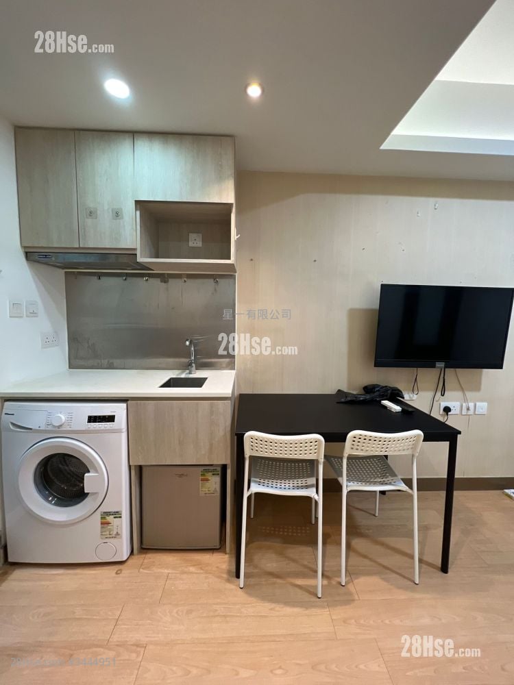 Kenwood Mansion Rental Studio , 1 Bathroom 180 ft²