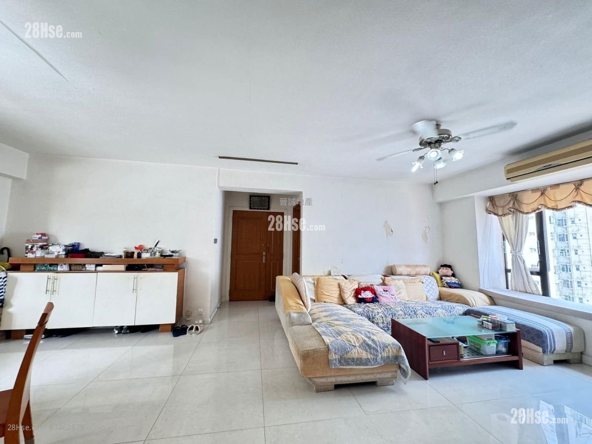 Elegant Villa Sell 4 Bedrooms , 3 Bathrooms 1,349 ft²