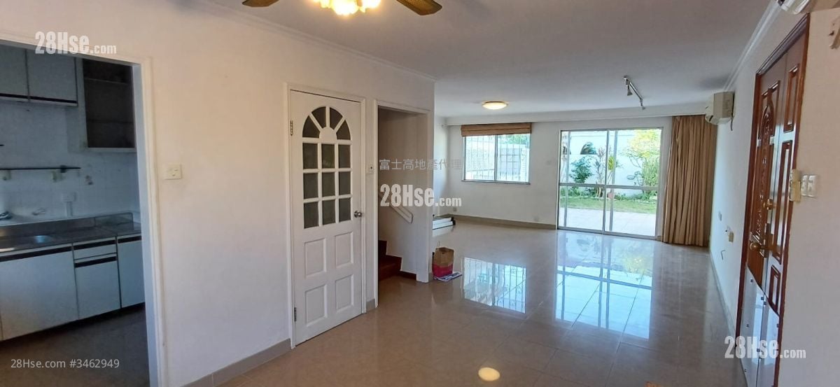 Fairview Park Rental 5+ Bedrooms , 2 Bathrooms 1,100 ft²