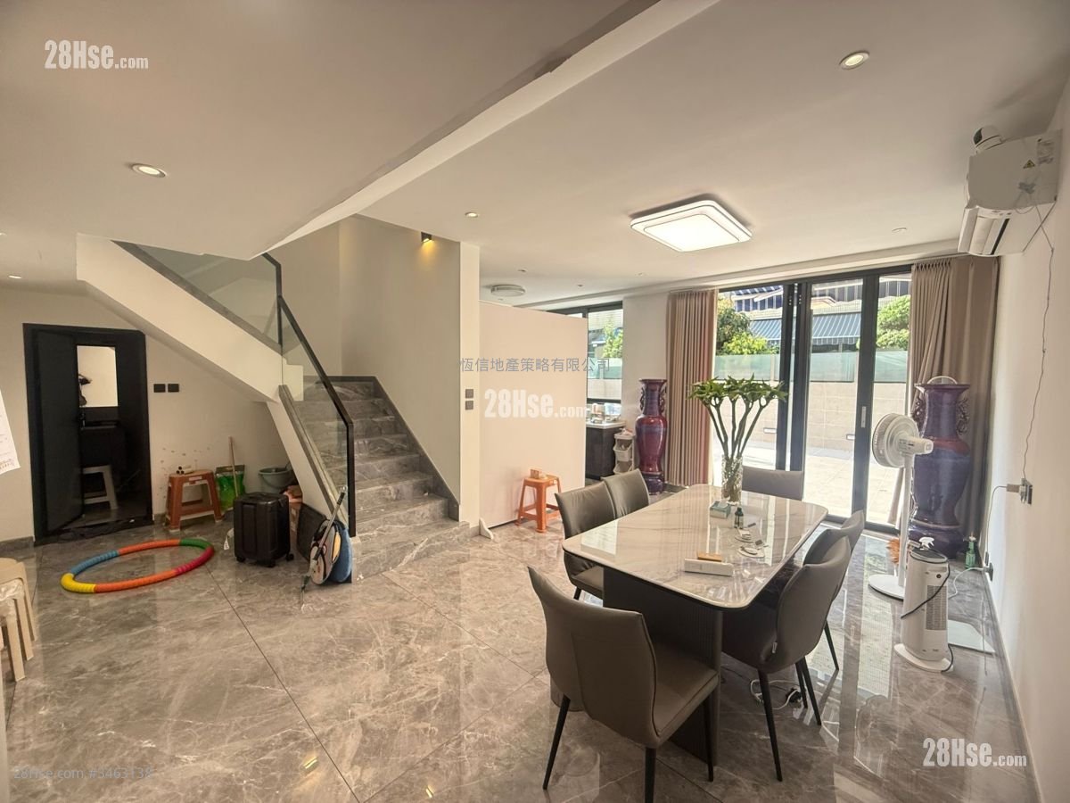 Royal Palms Rental 4 Bedrooms , 2 Bathrooms 1,715 ft²