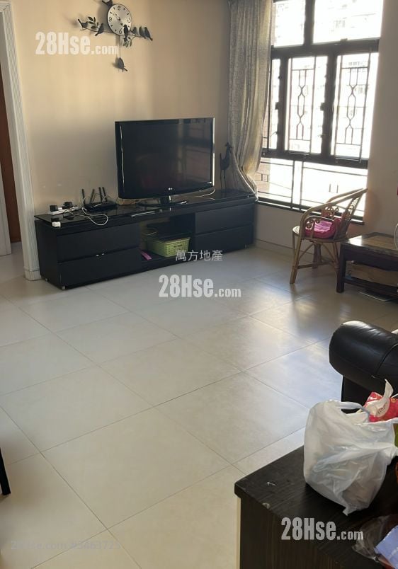 Yue Shing Court Sell 2 Bedrooms , 1 Bathroom 551 ft²