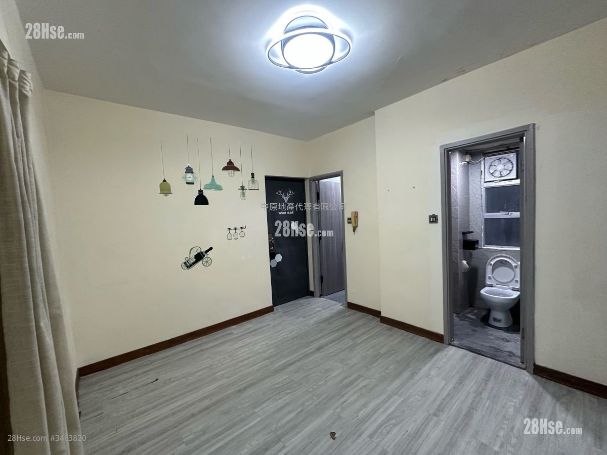 Waldorf Centre Sell 2 Bedrooms , 1 Bathroom 339 ft²