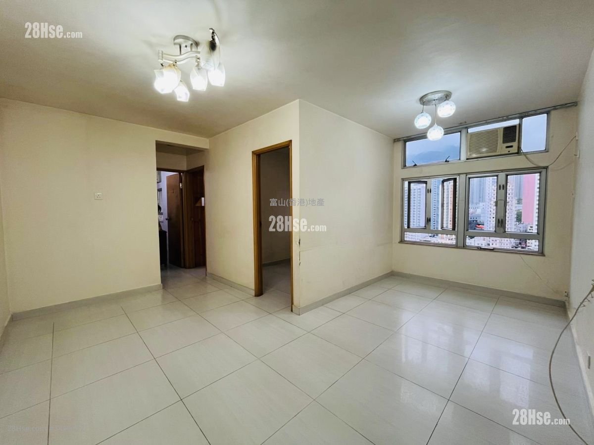 Fung Lai Court Sell 3 Bedrooms , 1 Bathroom 559 ft²
