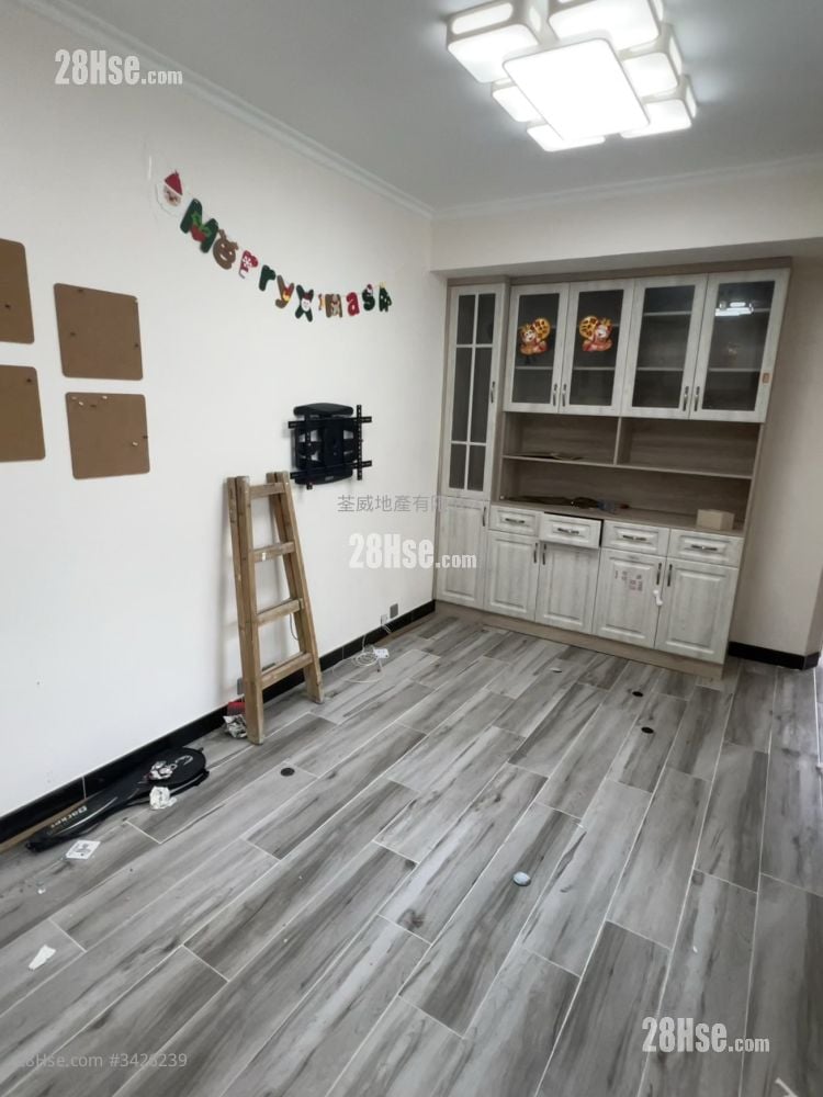 Allway Gardens Rental 468 ft²