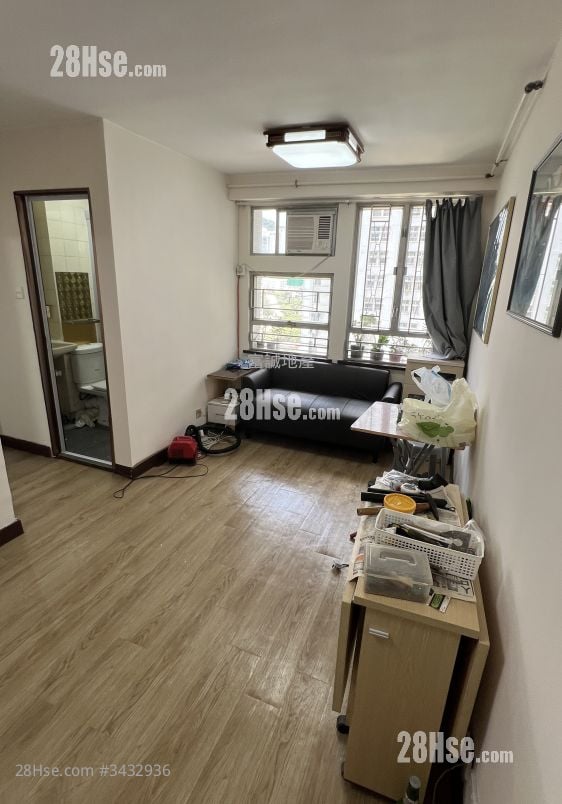 King Shan Court Sell 2 Bedrooms , 1 Bathroom 414 ft²