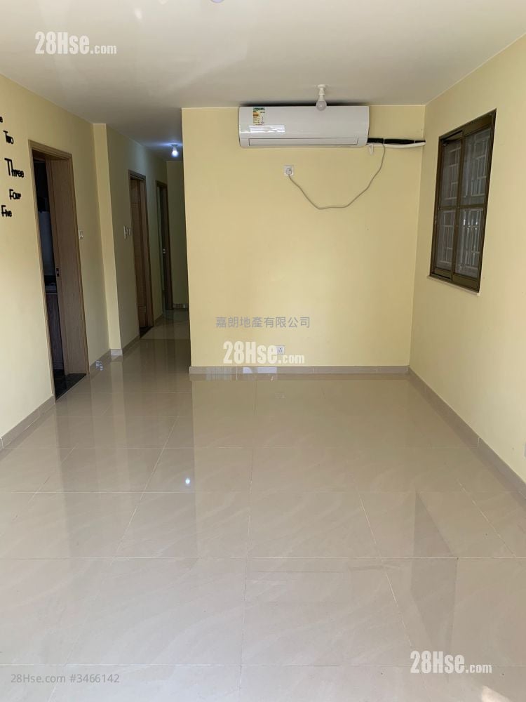 Village Rental 3 Bedrooms , 1 Bathroom 630 ft²