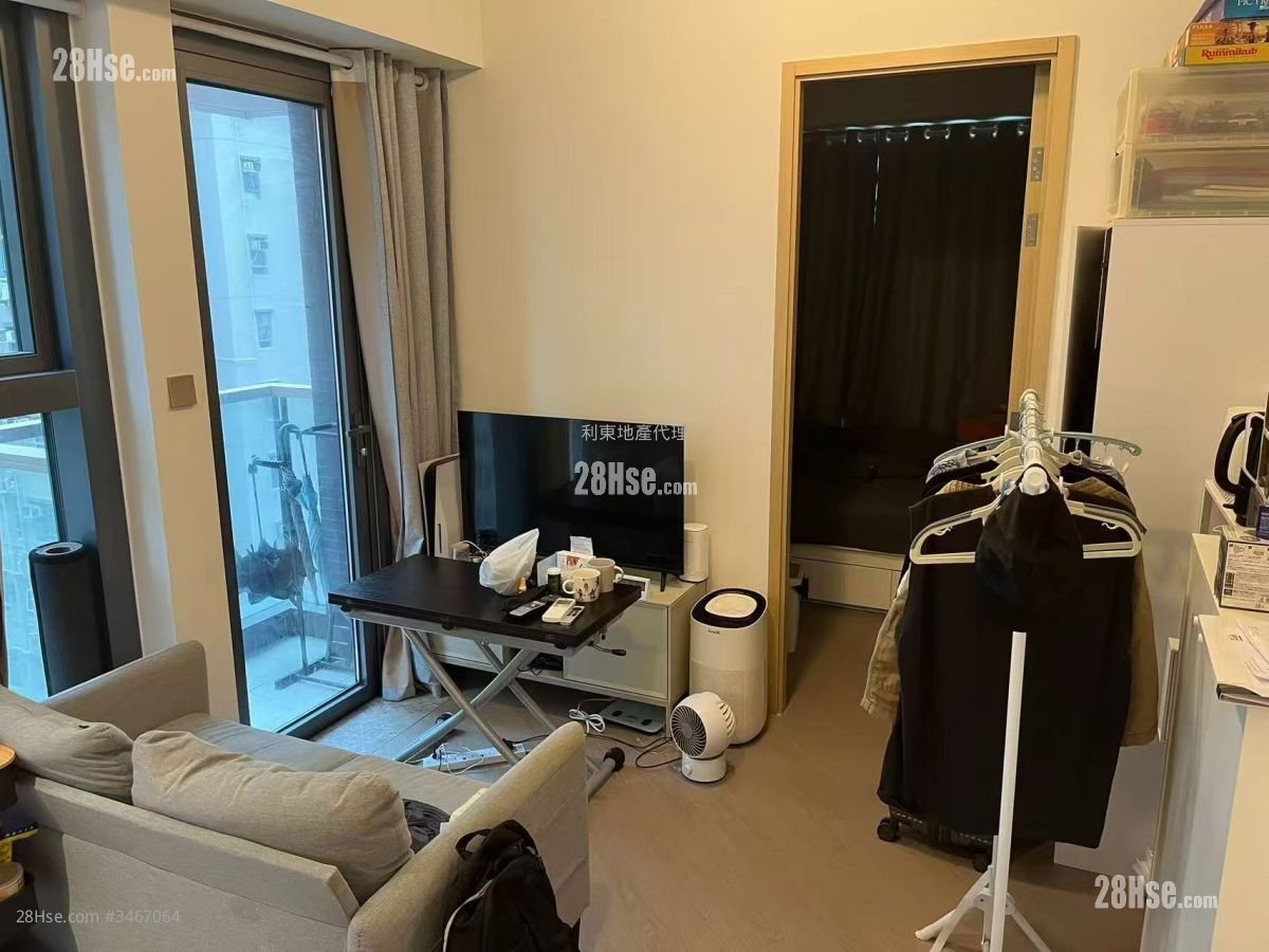 Vau Residence Rental 282 ft²
