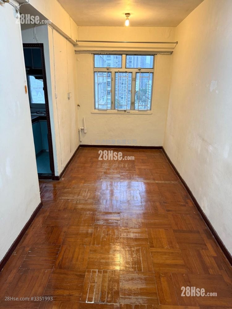 Ho King Building Sell 1 Bedroom , 1 Bathroom 295 ft²