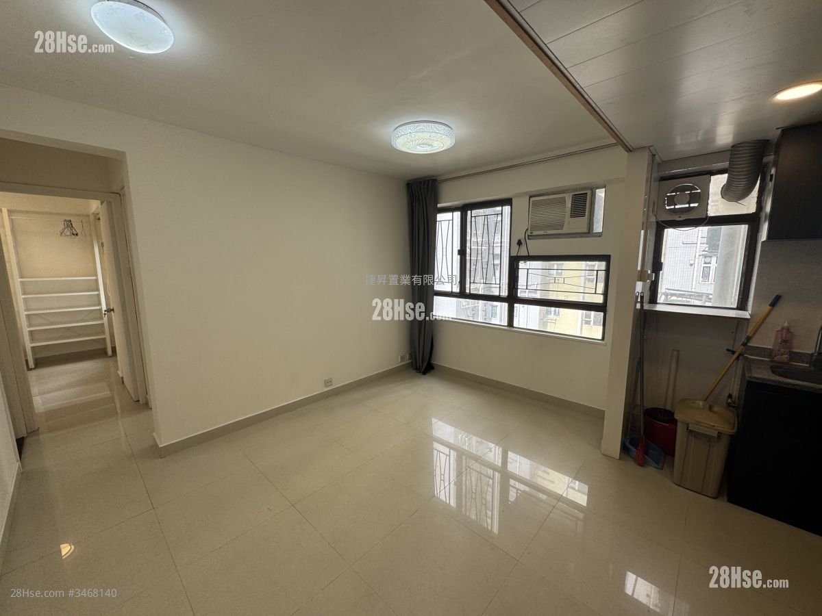 Hung Hom Gardens Sell 2 Bedrooms , 1 Bathroom 386 ft²