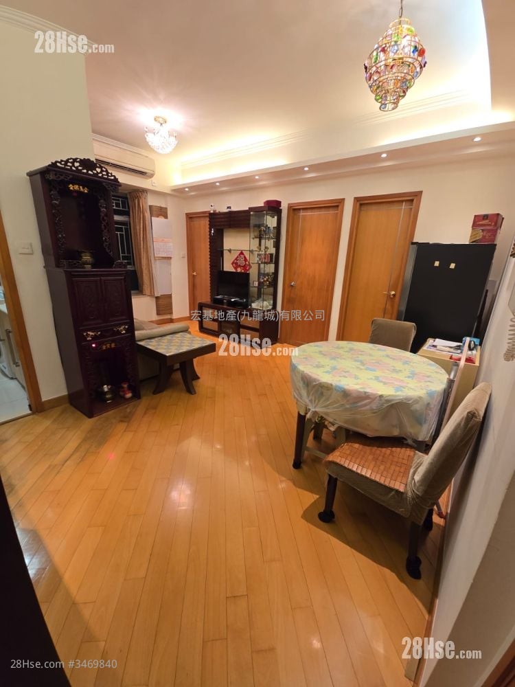 Genius Court Rental 2 Bedrooms , 1 Bathroom 454 ft²