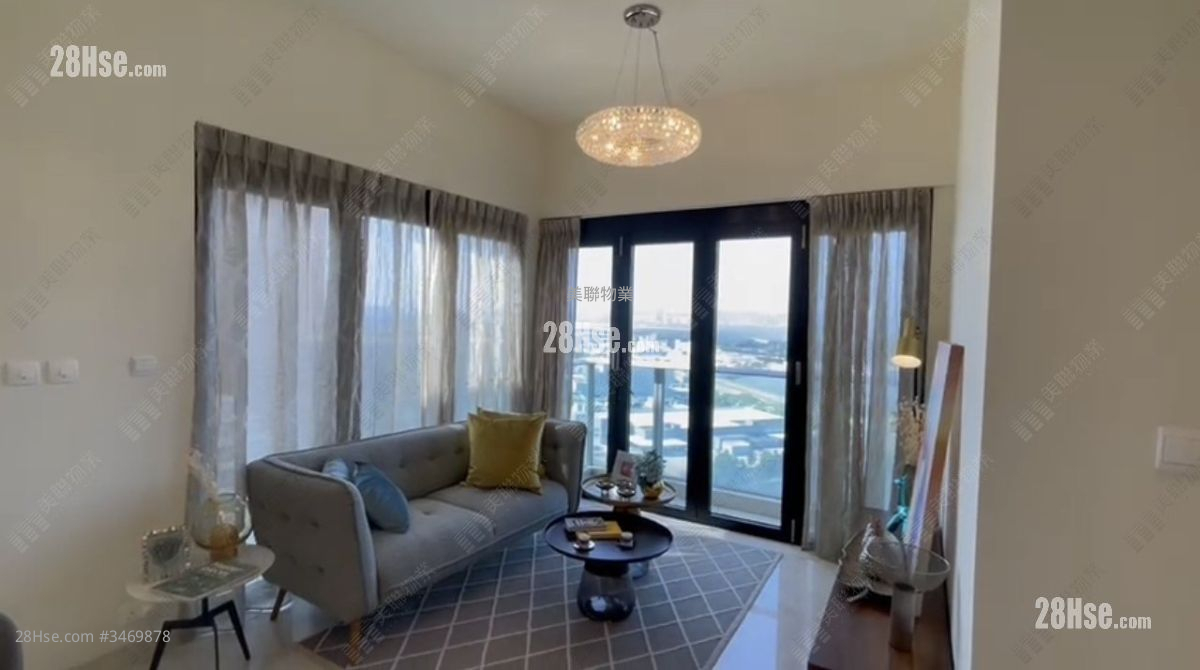 Twin Regency Rental 3 Bedrooms , 2 Bathrooms 735 ft²