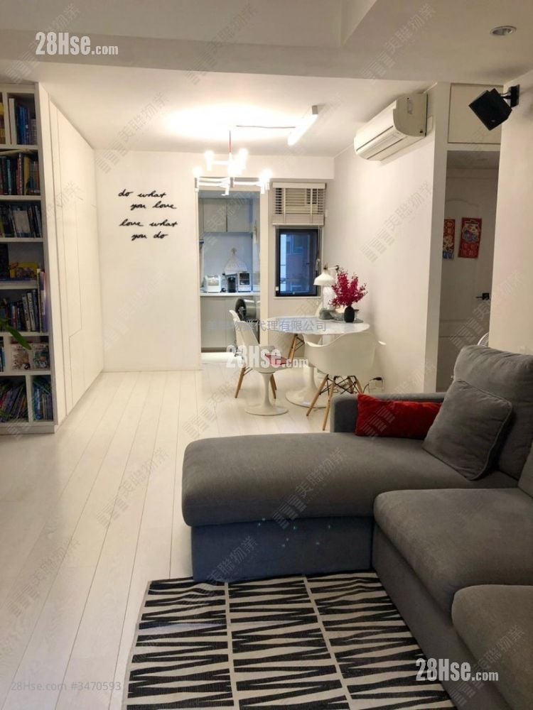 Crowfields Court Sell 3 Bedrooms , 2 Bathrooms 777 ft²