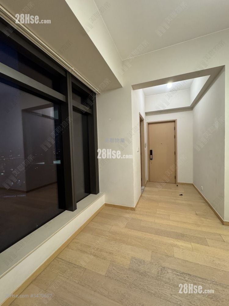 Crescent Green Rental 3 Bedrooms , 2 Bathrooms 946 ft²