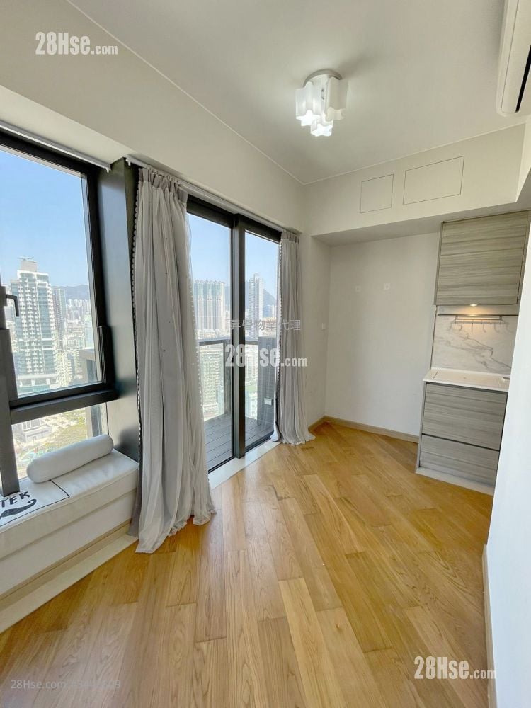 Axis Sell 1 Bedroom , 1 Bathroom 282 ft²