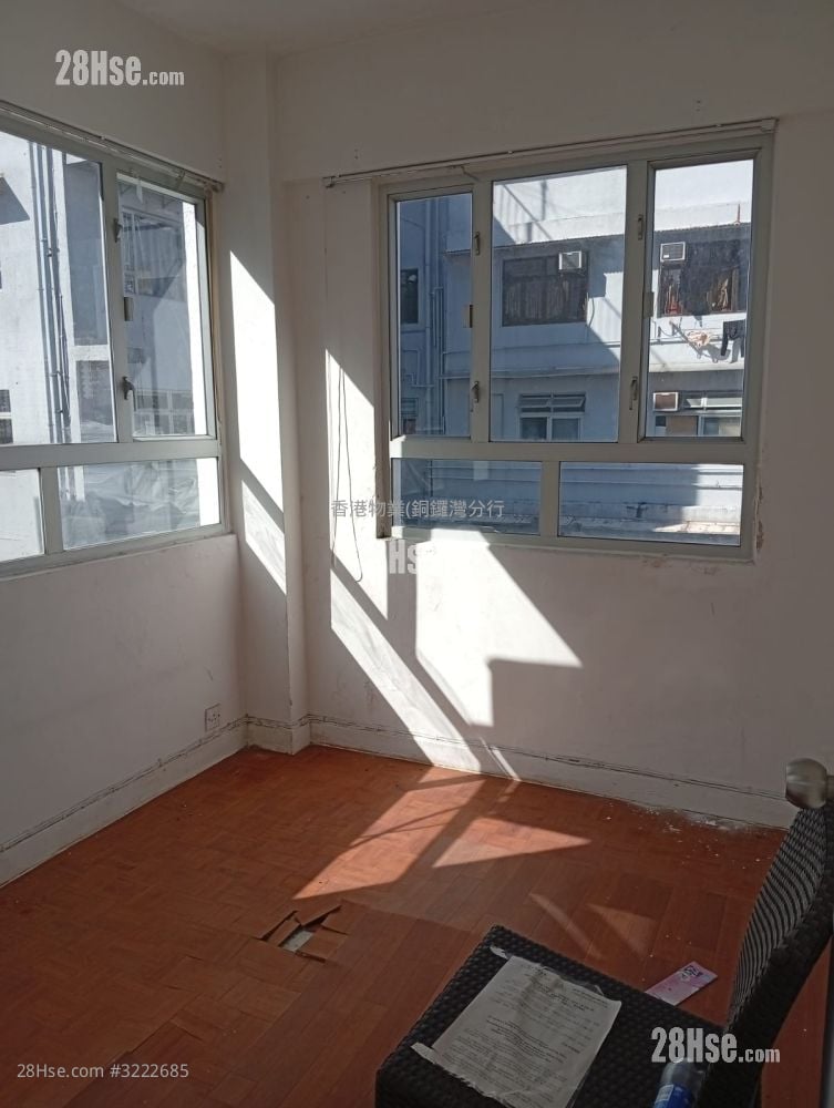 Mayland Court Sell 2 Bedrooms , 1 Bathroom 375 ft²