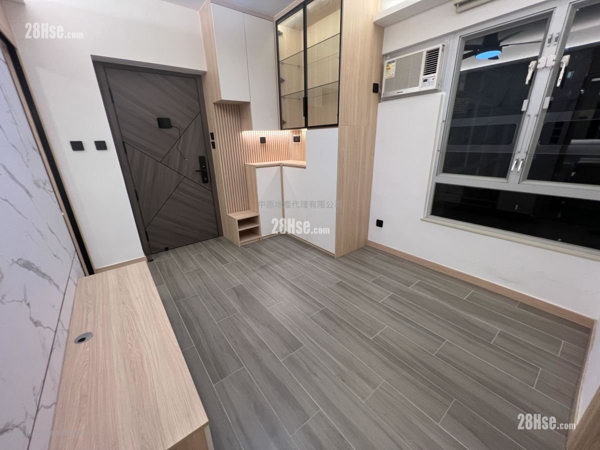 Tuen Mun Town Plaza Sell 2 Bedrooms 326 ft²