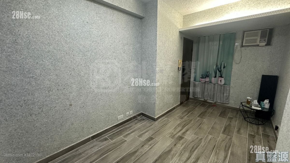 Ka Wing Building Sell 2 Bedrooms , 1 Bathroom 304 ft²