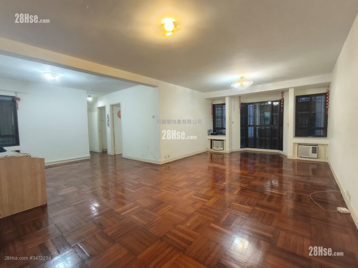 Beverly Villa Sell 3 Bedrooms 1,211 ft²