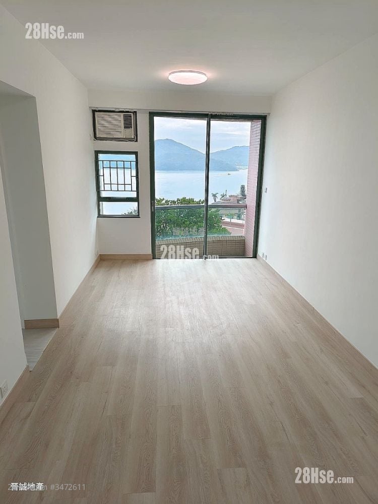 Sea Crest Villa Sell 4 Bedrooms , 2 Bathrooms 802 ft²