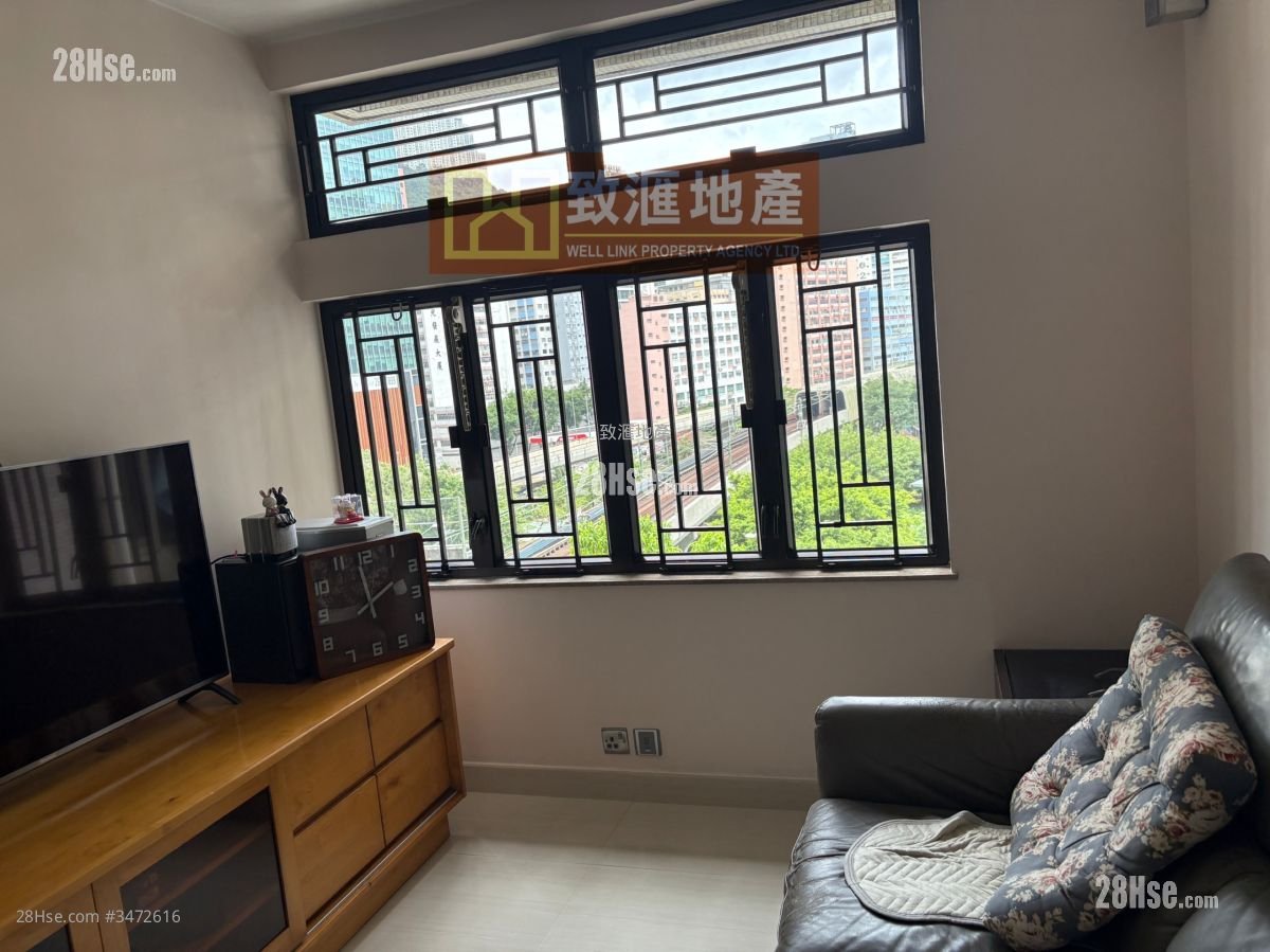 Sun Kwai Hing Gardens Sell 2 Bedrooms 480 ft²