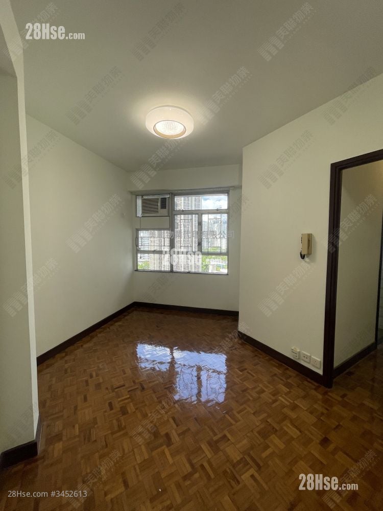 Eightland Gardens Sell 2 Bedrooms , 1 Bathroom 438 ft²