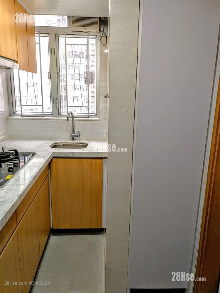 King Tsui Court Rental 2 Bedrooms , 1 Bathroom 376 ft²