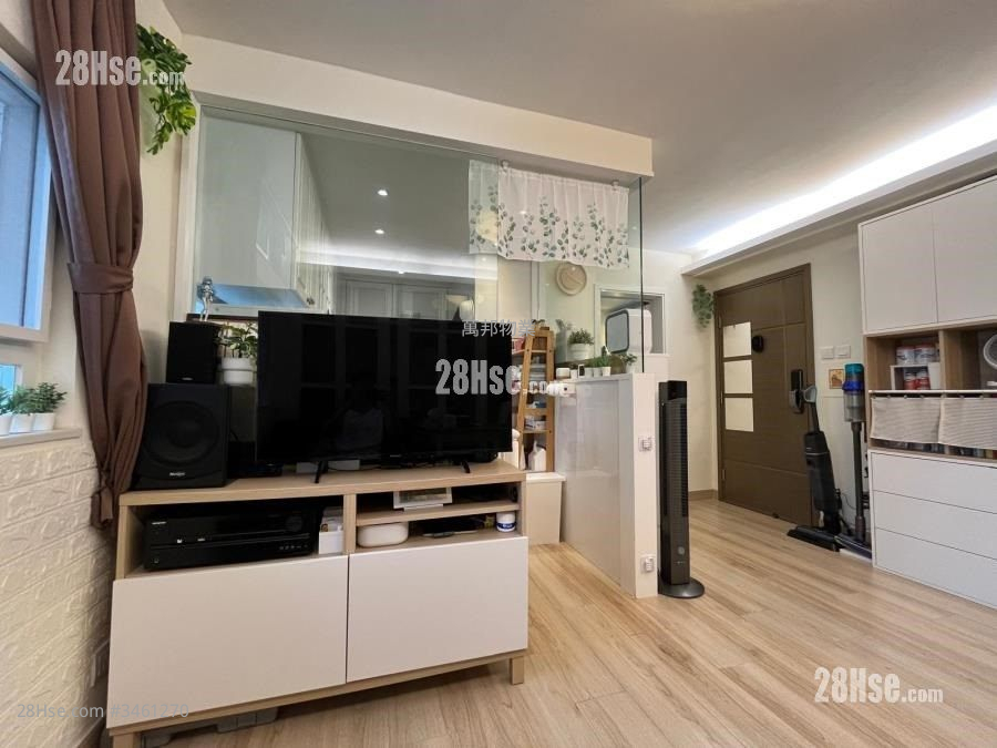 Ming Nga Court Sell 1 Bedroom , 1 Bathroom 363 ft²