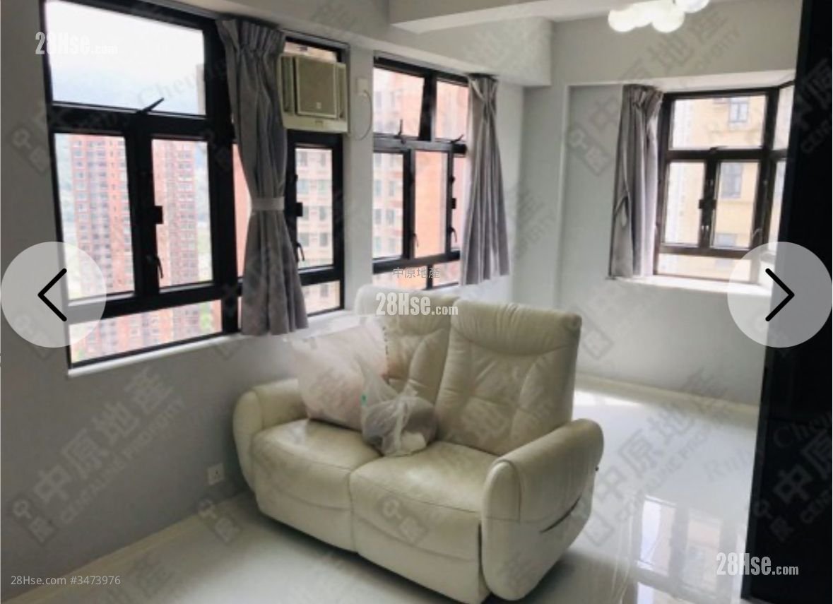 Wai Wah Centre Sell 1 Bedroom , 1 Bathroom 297 ft²