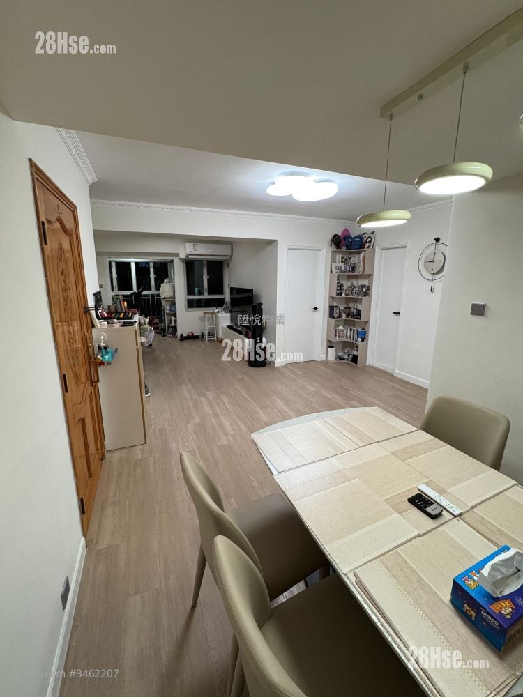 Universal Towers Rental 2 Bedrooms , 1 Bathroom 684 ft²