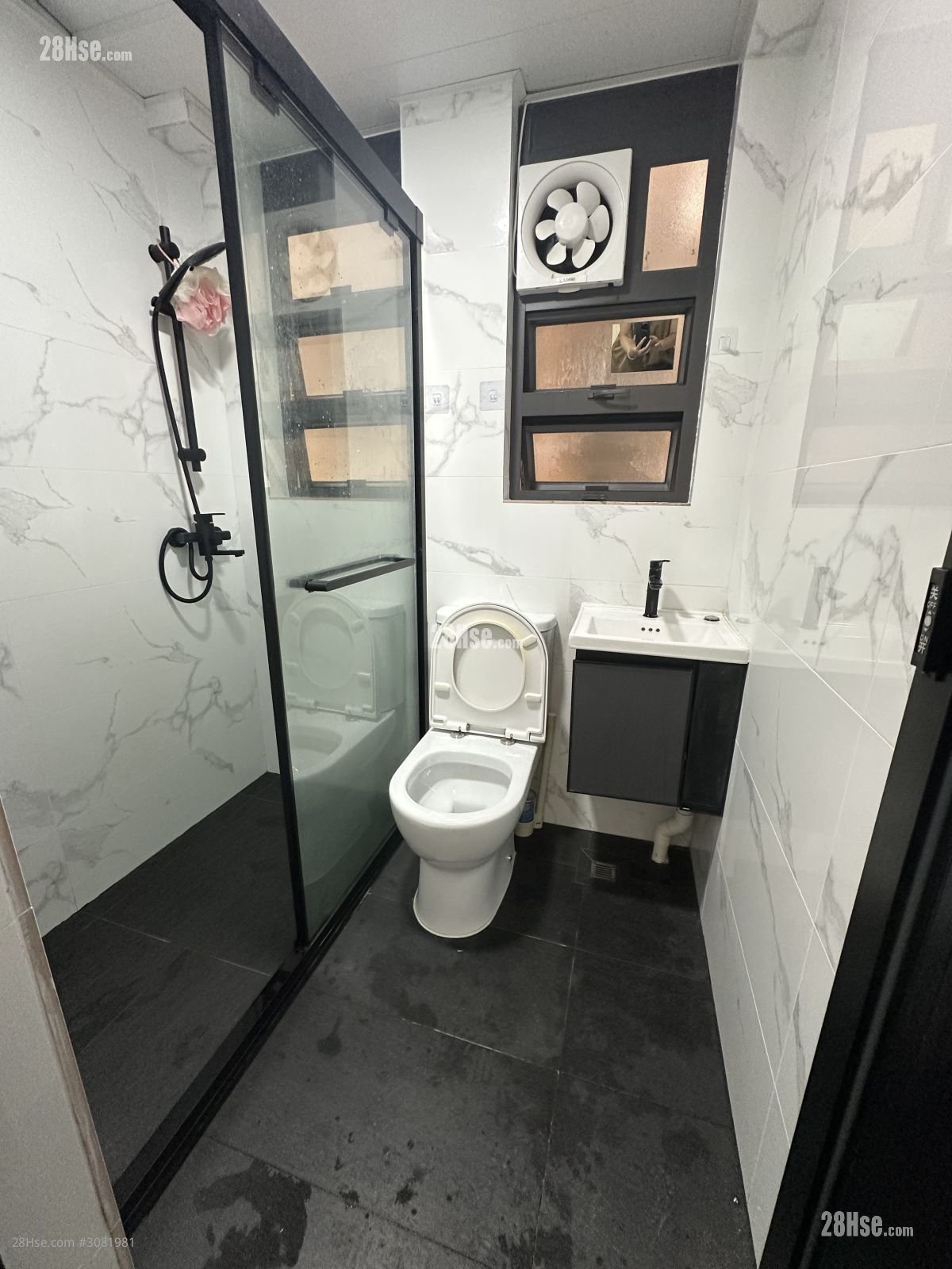 Man Wai Building Rental Studio , 1 Bathroom 200 ft²
