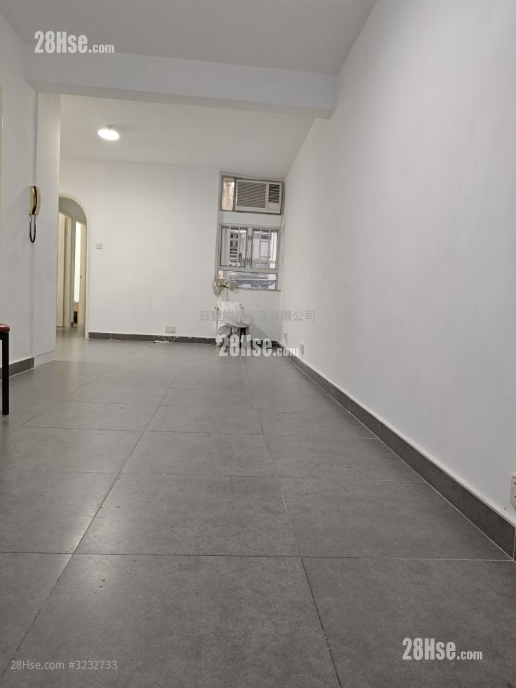 Tsui Lai Garden Rental 3 Bedrooms , 1 Bathroom 590 ft²