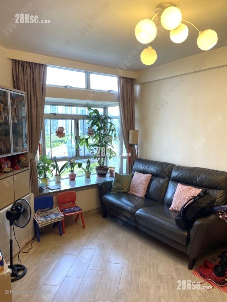 Kingswood Villas Sell 3 Bedrooms , 1 Bathroom 638 ft²