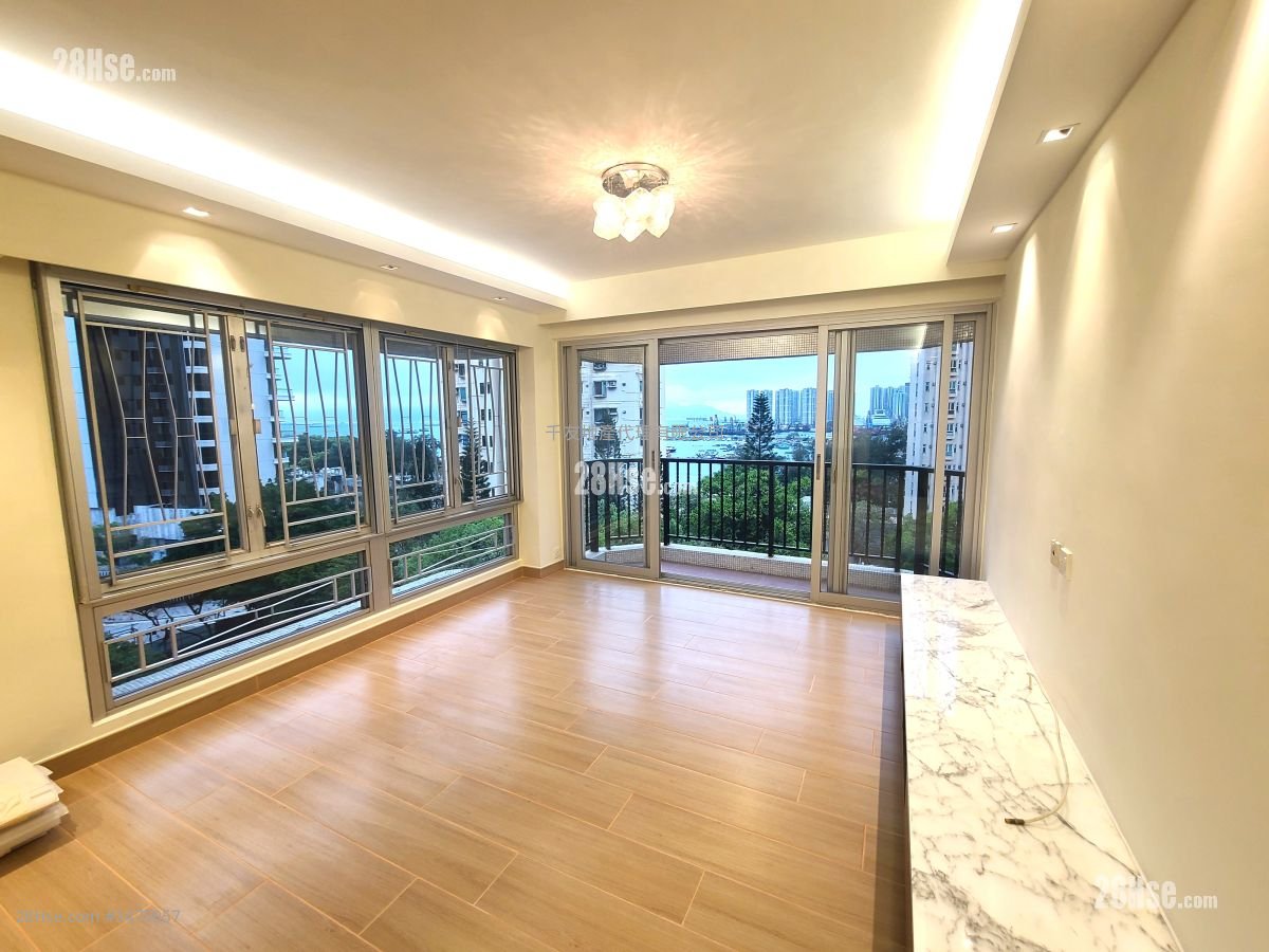 Dragon Inn Court Sell 3 Bedrooms , 2 Bathrooms 970 ft²