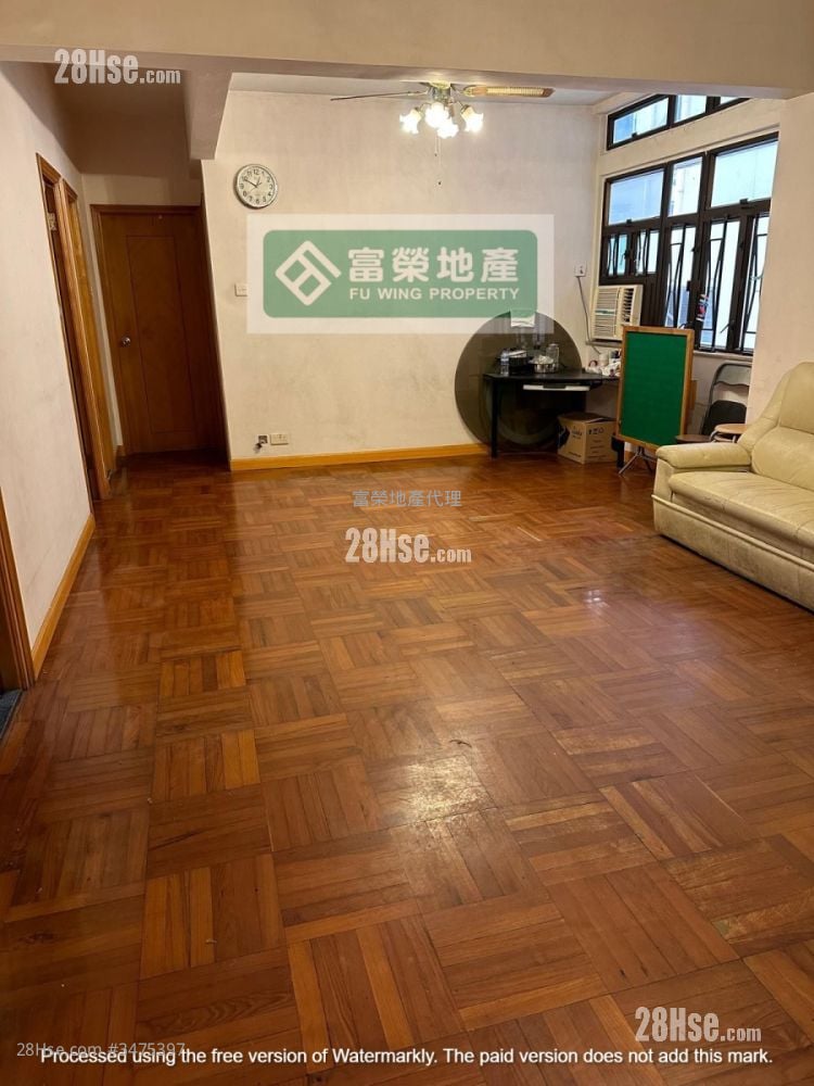 Yan On Building Sell 3 Bedrooms , 1 Bathroom 771 ft²