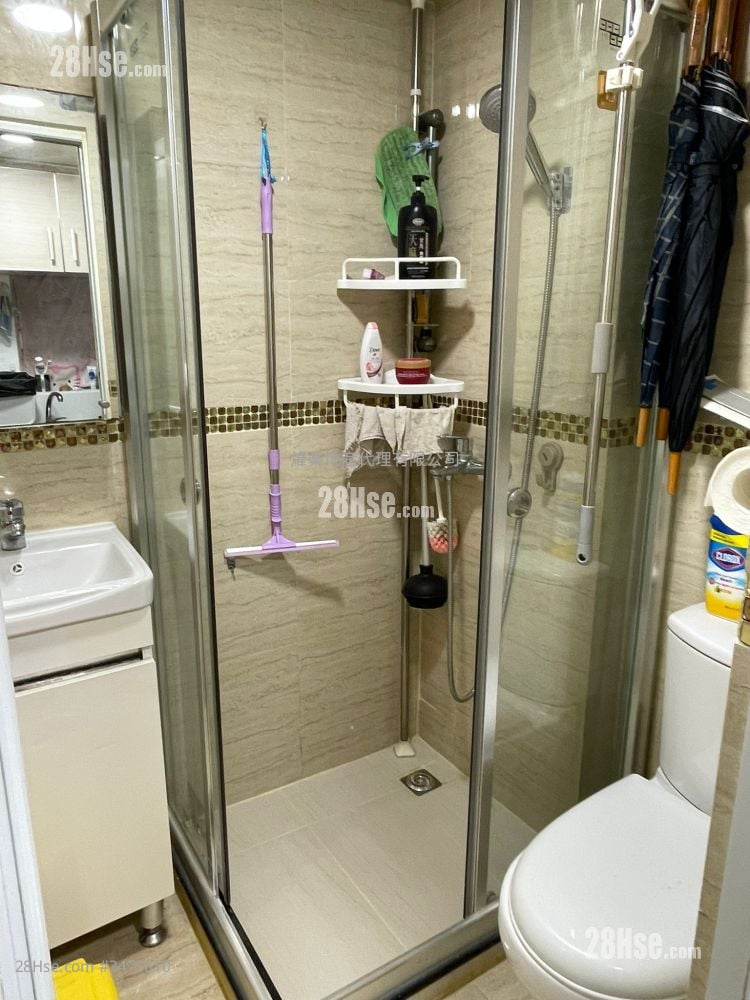 Hung Hum Mansion Sell 3 Bedrooms , 1 Bathroom 393 ft²