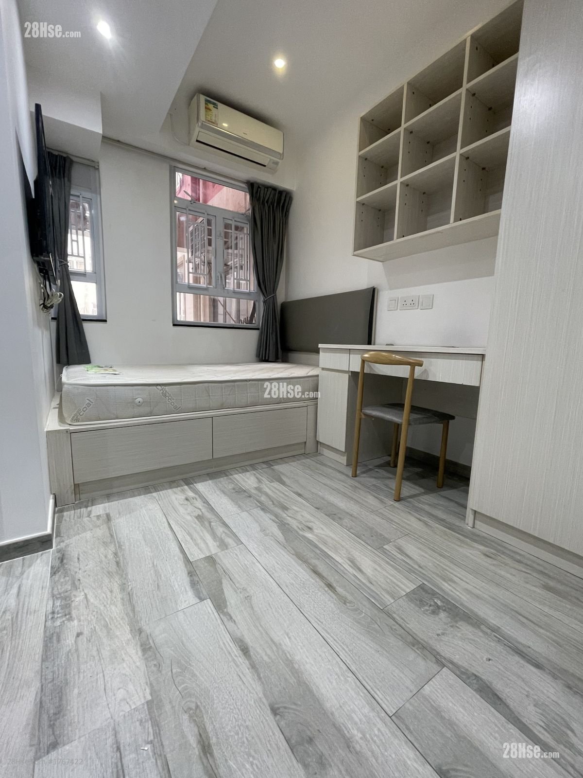 Kingston Building Rental Studio , 1 Bathroom 180 ft²