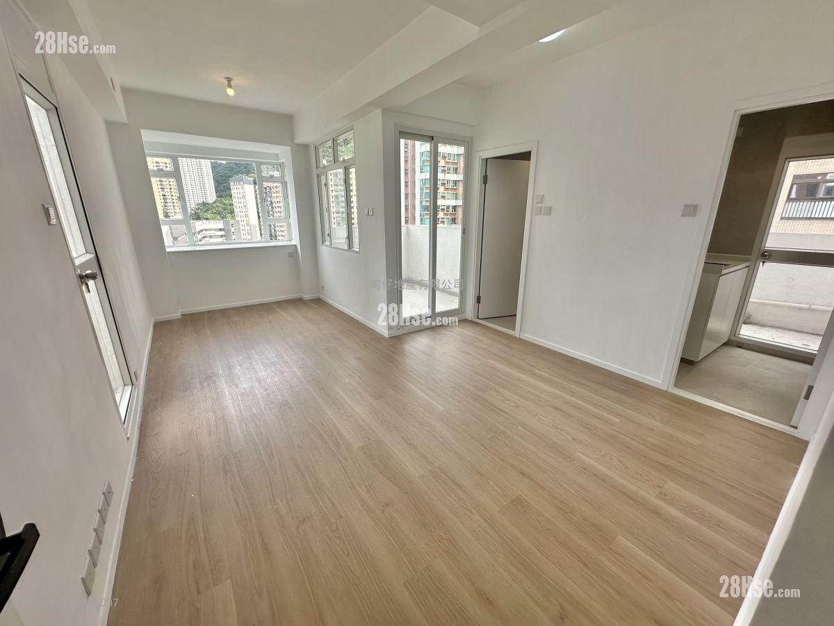 Vincent Mansion Sell Studio , 1 Bathroom 268 ft²