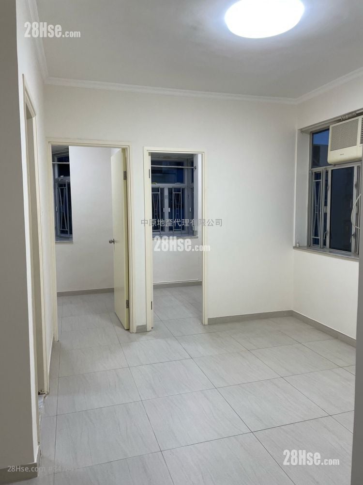 Kwai Fong Terrace Sell 2 Bedrooms 397 ft²