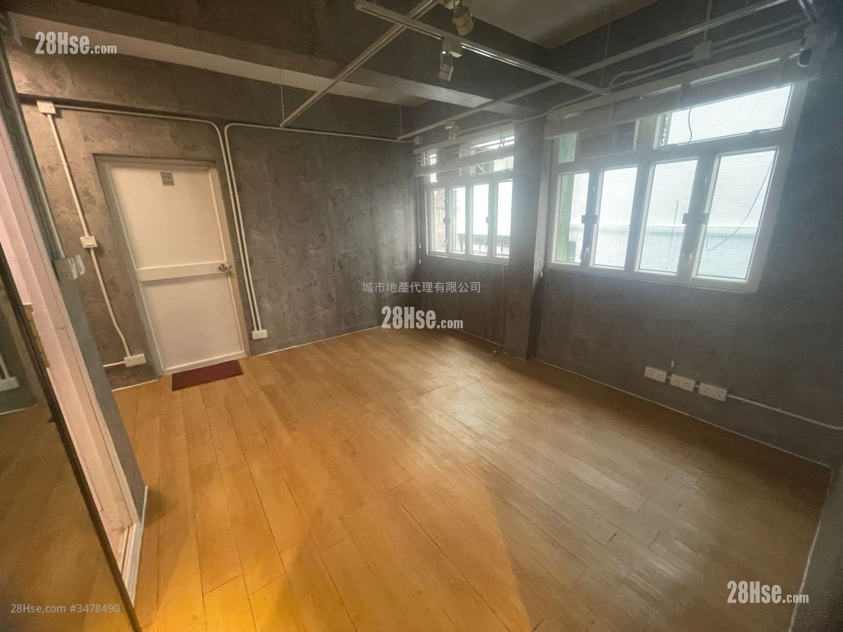 Fortuna Building Rental Studio , 1 Bathroom 293 ft²