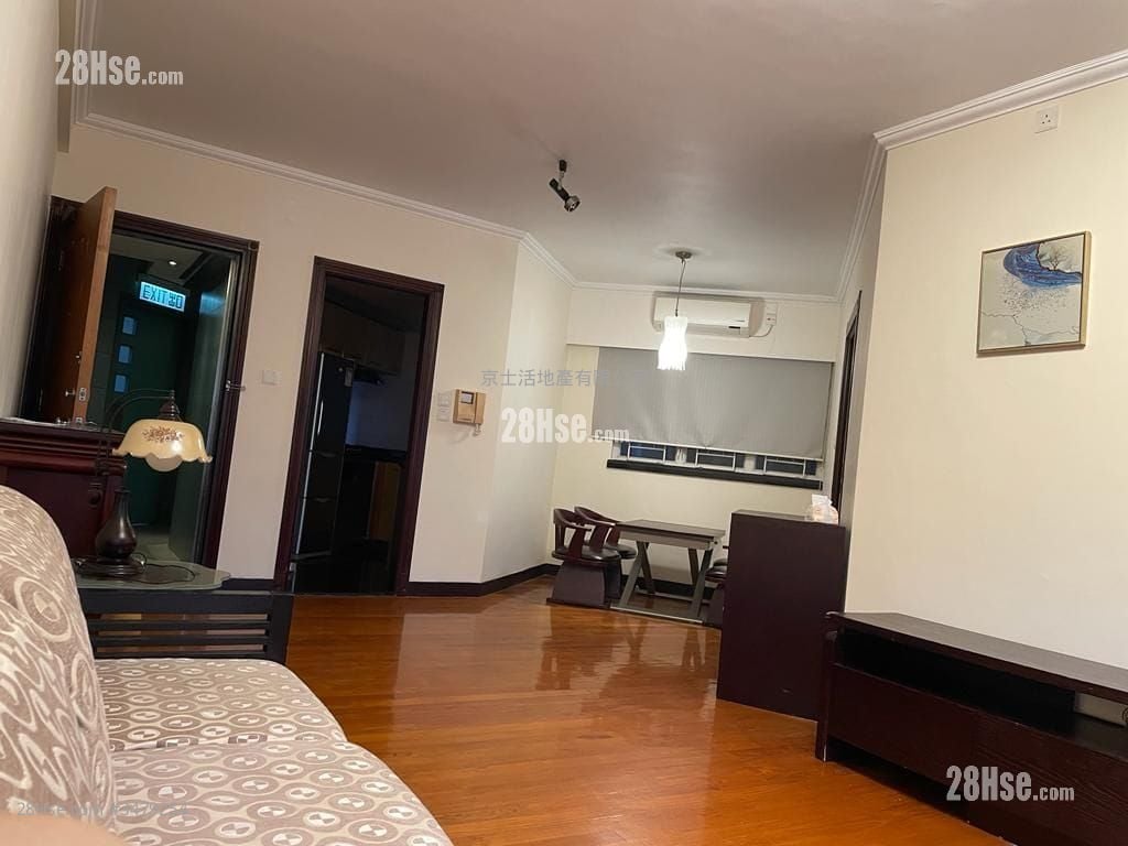 Granville Garden Rental 4 Bedrooms , 2 Bathrooms 871 ft²