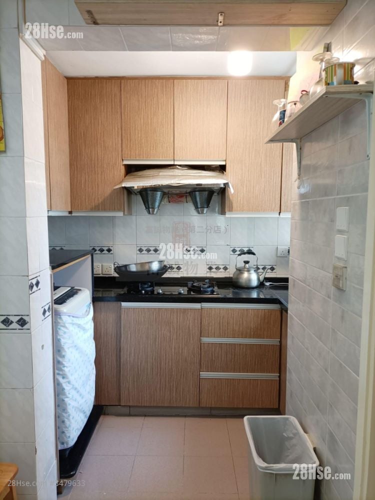 Ko Chun Court Sell 2 Bedrooms , 1 Bathroom 426 ft²
