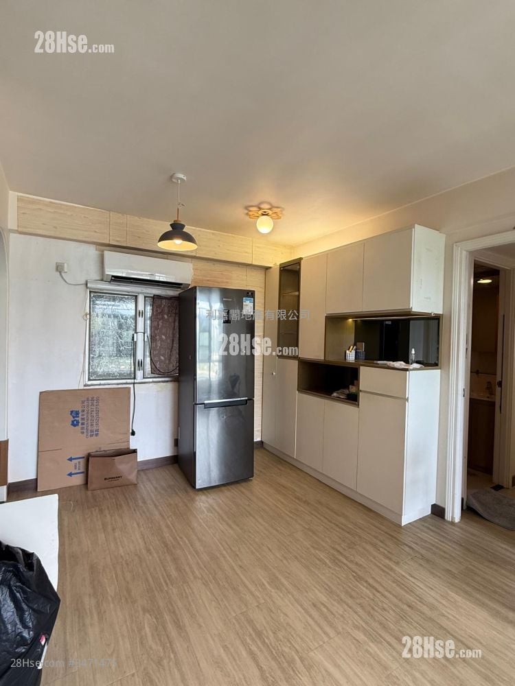 Greenview Court Rental 3 Bedrooms , 2 Bathrooms 703 ft²