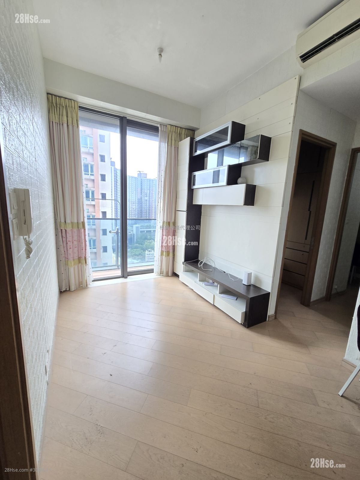 Metro 6 Rental 2 Bedrooms , 1 Bathroom 413 ft²