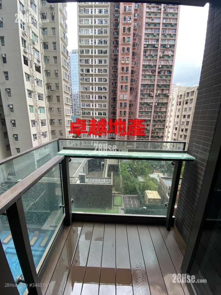 Seven Victory Avenue Rental Studio , 1 Bathroom 180 ft²