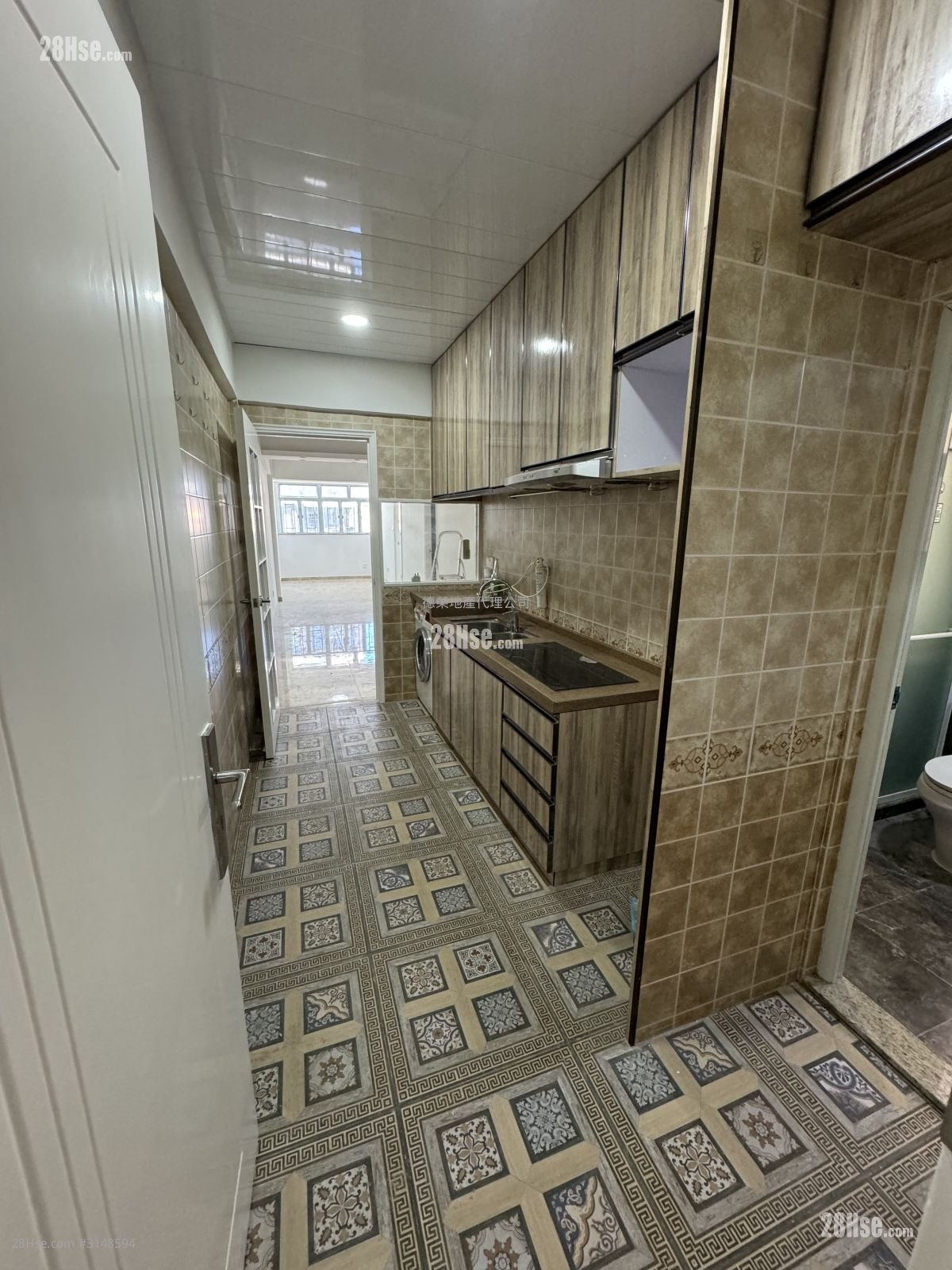 Gillies Mansion Rental 3 Bedrooms , 2 Bathrooms 650 ft²