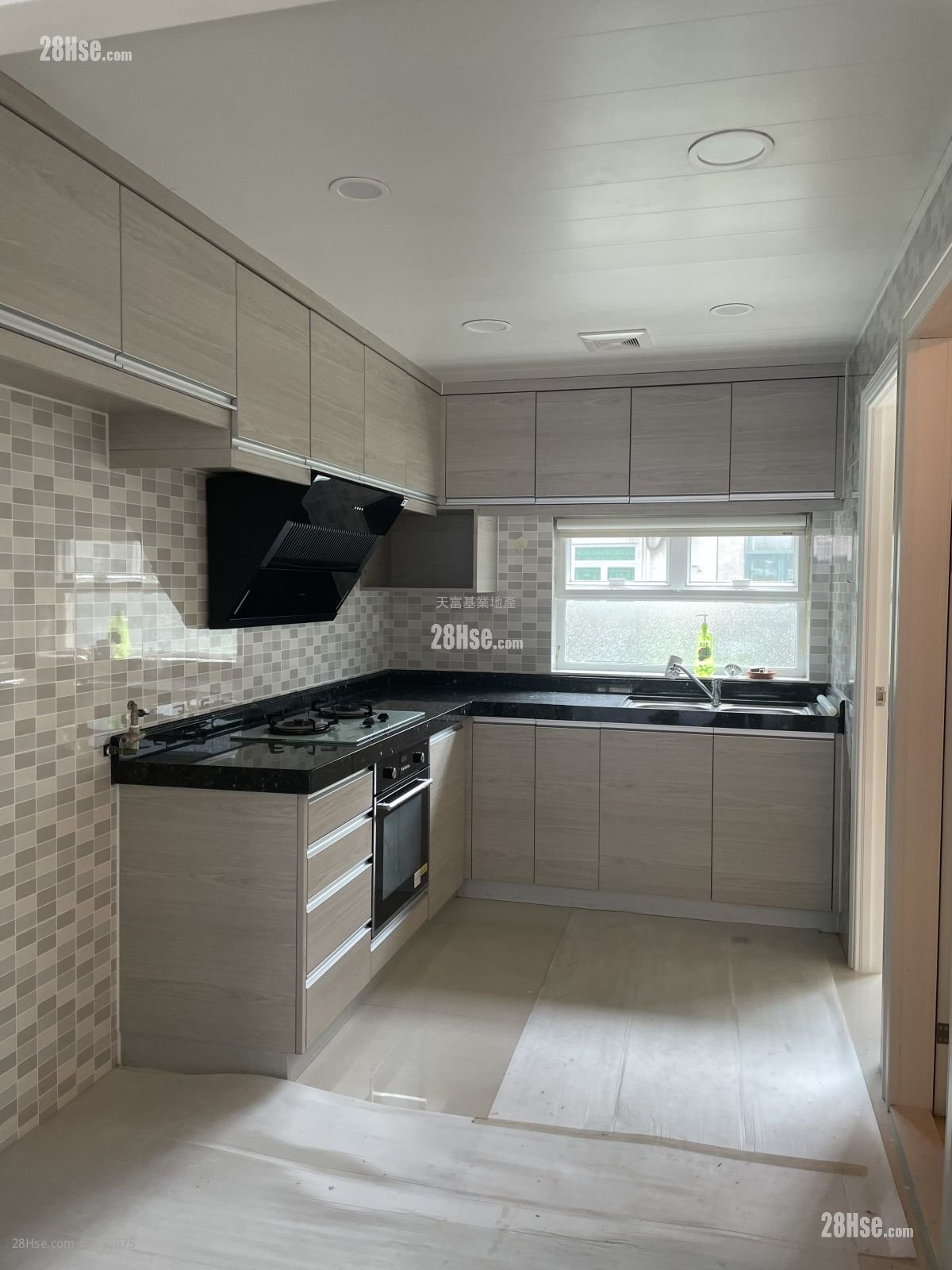 Mok Tse Che Village Rental 4 Bedrooms , 3 Bathrooms 1,400 ft²