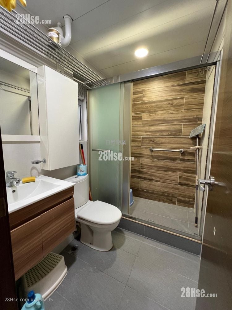 Tung Hei Court Rental 3 Bedrooms , 1 Bathroom 606 ft²