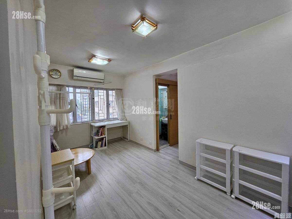 Yuet Lai Court Sell 2 Bedrooms , 1 Bathroom 421 ft²