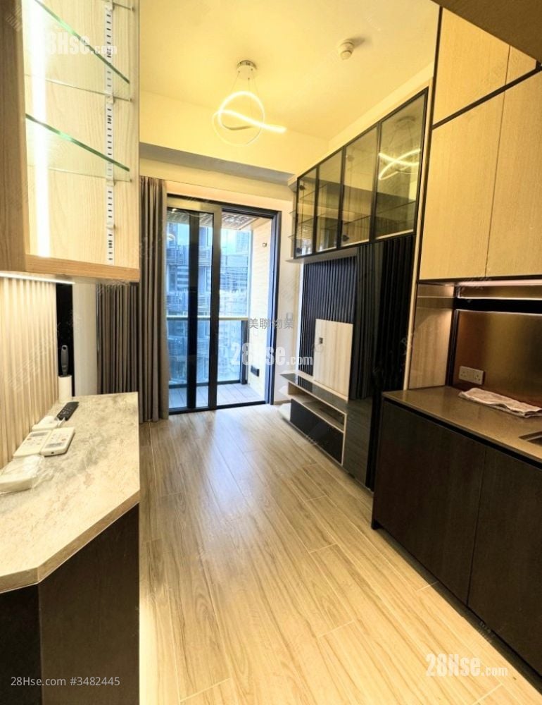 Aquila Square Mile Sell 1 Bedroom , 1 Bathroom 256 ft²